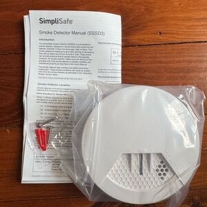 SimpliSafe White Smoke Detector Kit